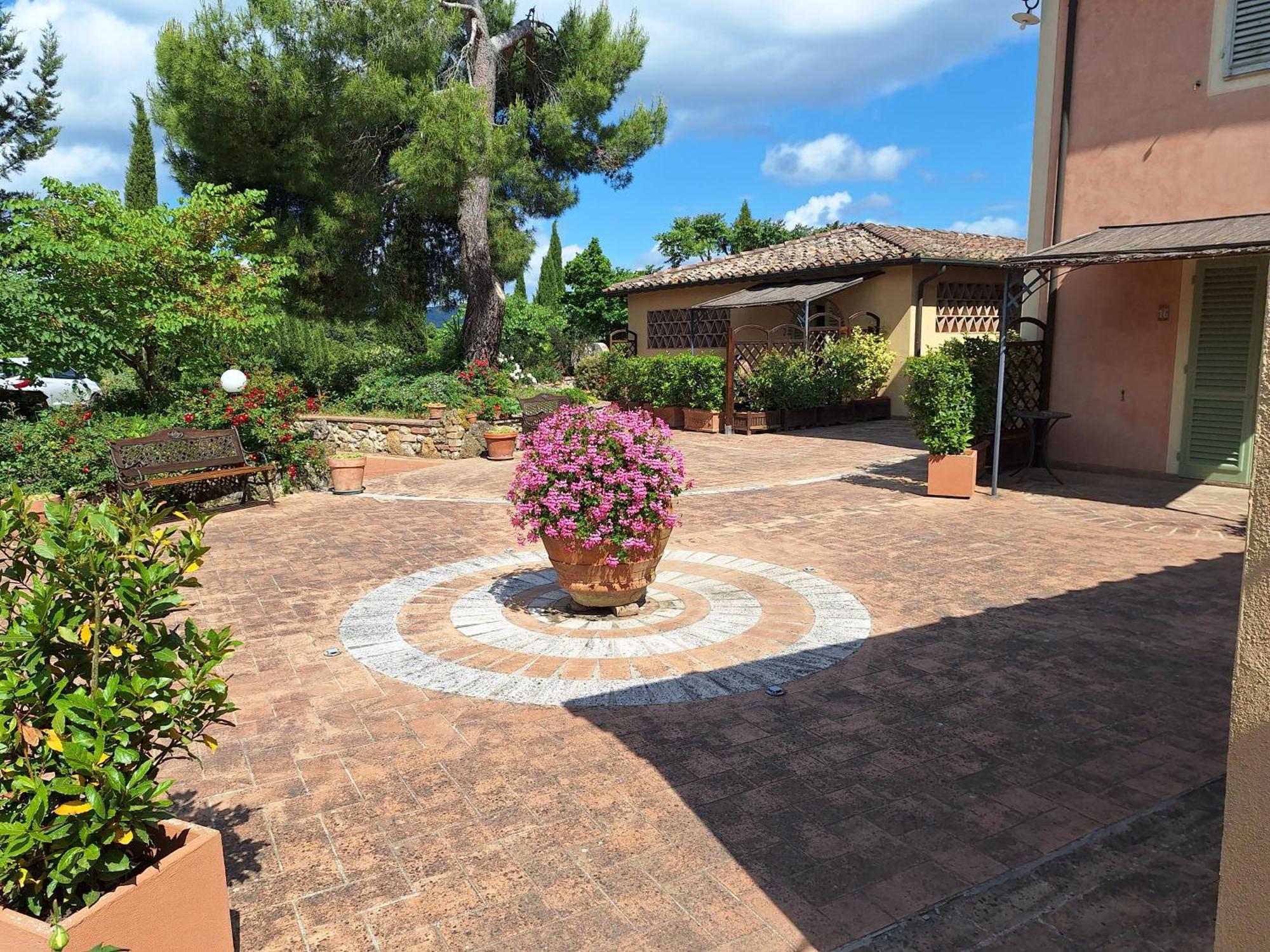 Antico Borgo Il Cardino Bed & Breakfast San Gimignano Exterior photo